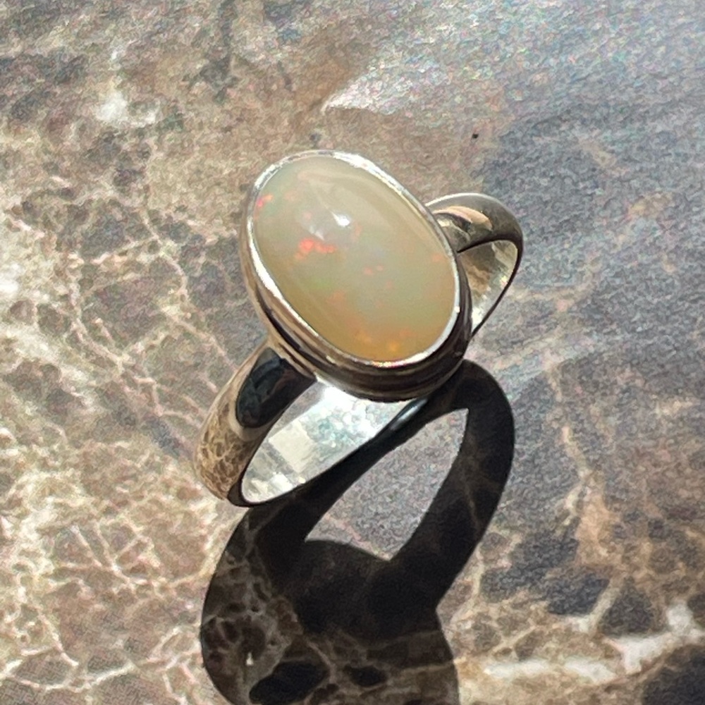 925 Sterling Silver Opal Ring size: us 7 & 8